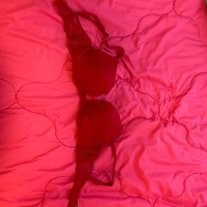 Red lacy push up bra